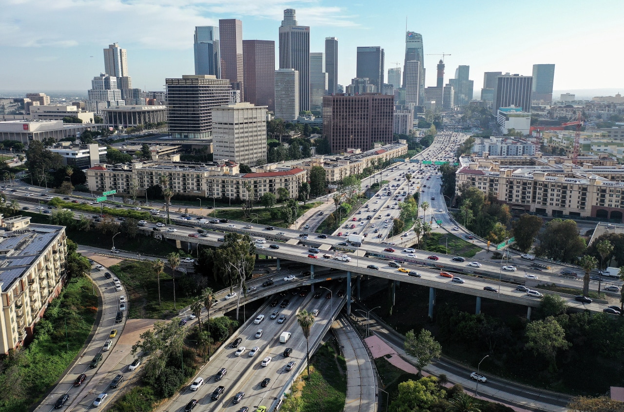 An oil refiner that fled California is back—with a giant pipeline from Texas