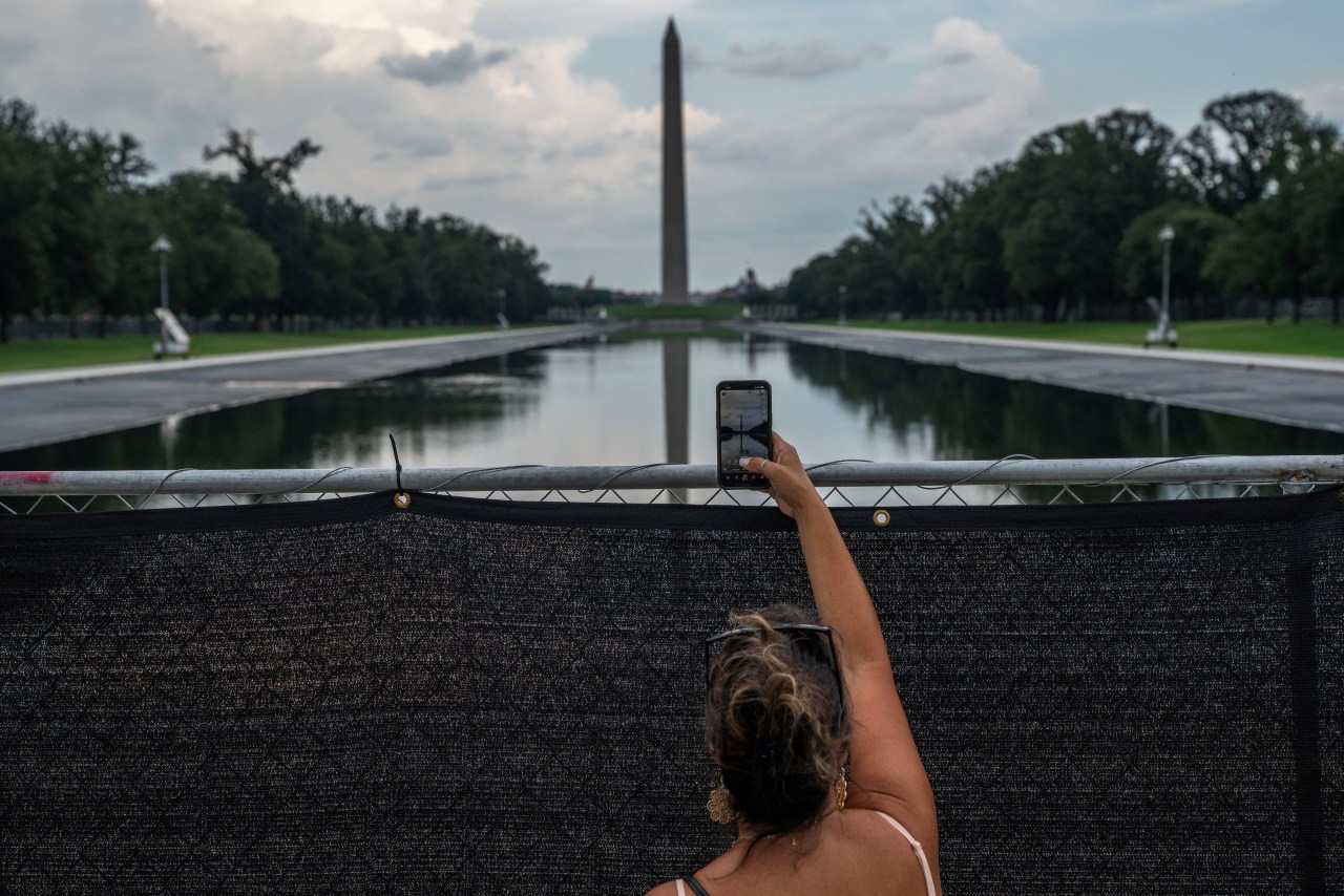 White House asks Justice Department to consider new reflecting-pool prosecution