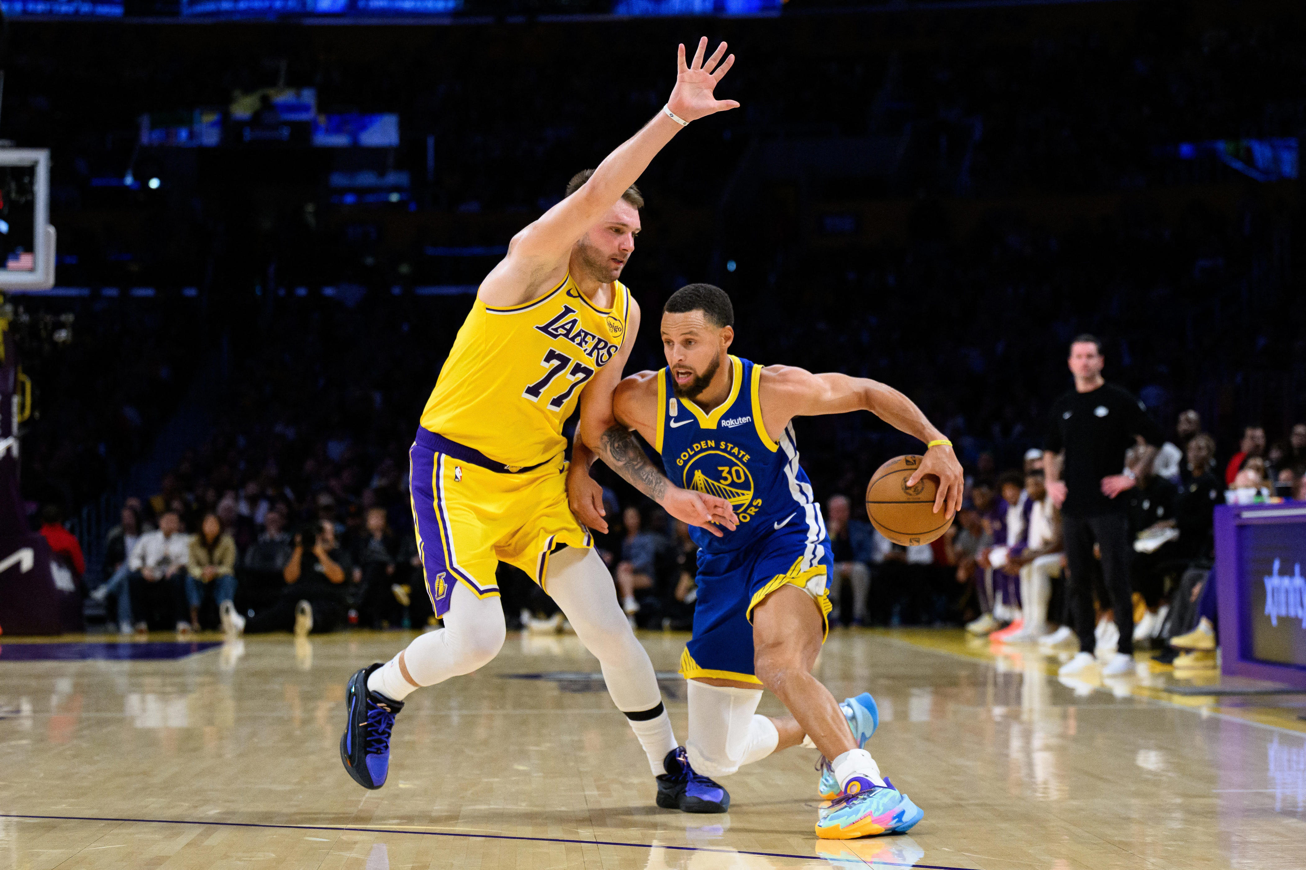 Warriors at Lakers: How to watch, stream, lineups, injury report for ...