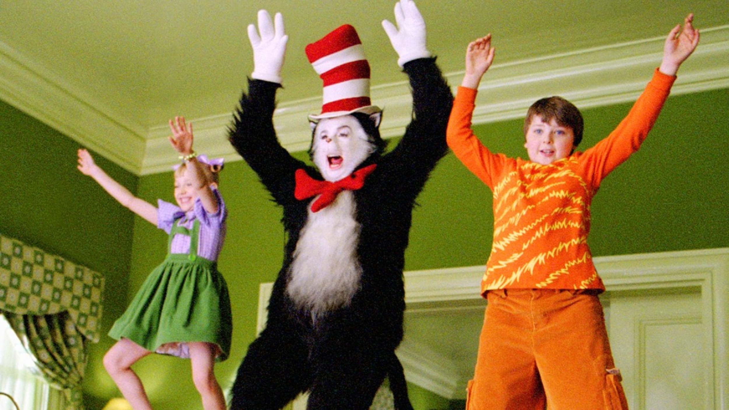 mike-myers-the-cat-in-the-hat-suit-is-up-for-auction-and-very-upsetting