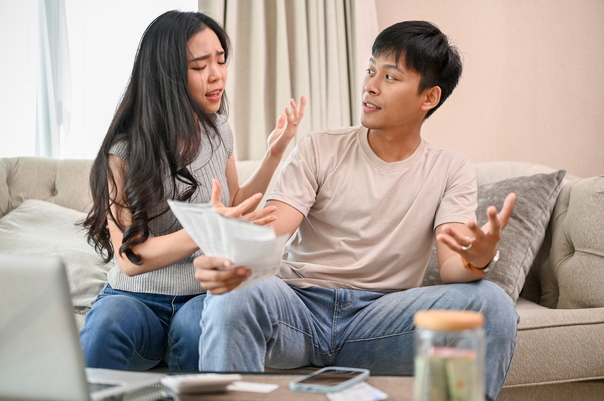 Vợ chồng bất đồng cách phòng bệnh cho con