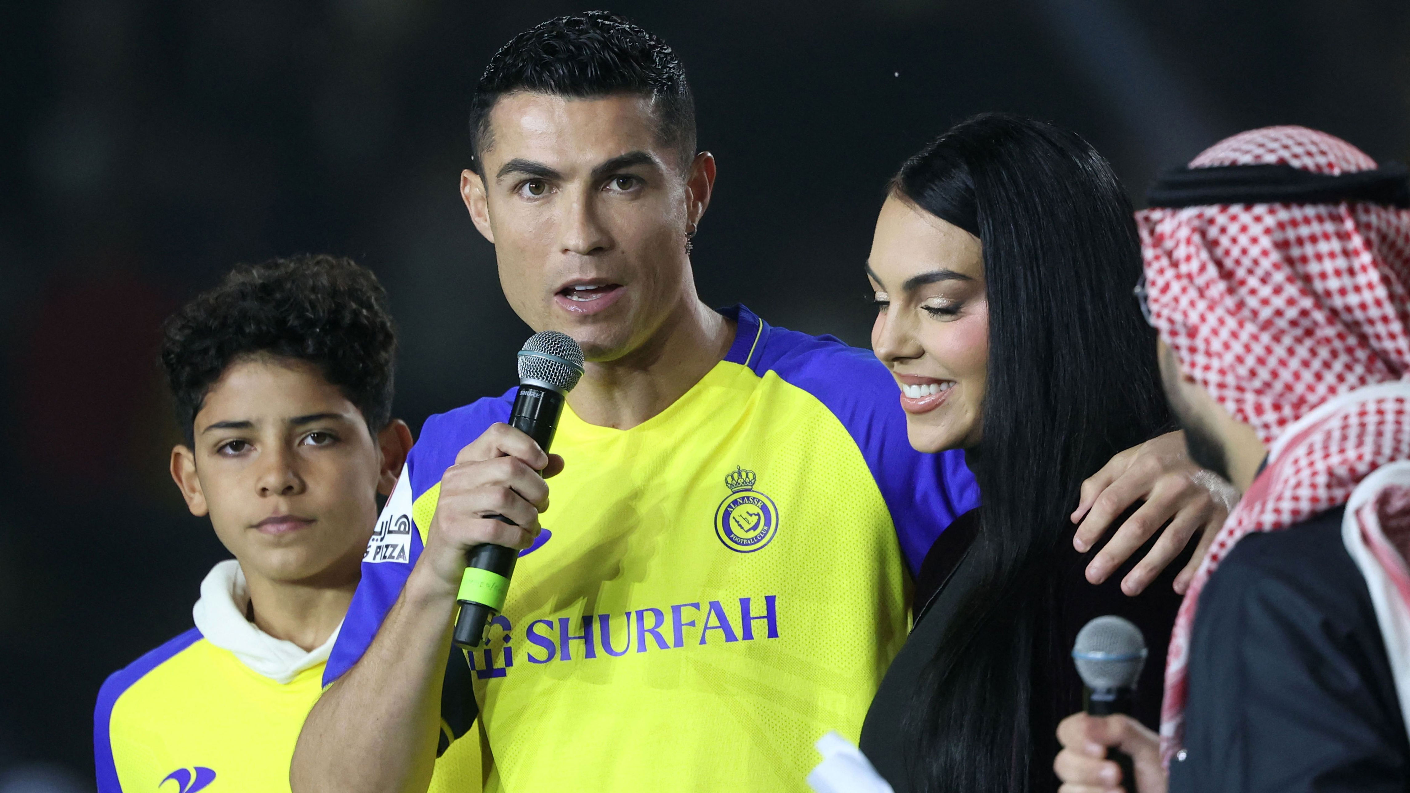 after-10-years-cristiano-ronaldo-announces-his-marriage-to-georgina-in