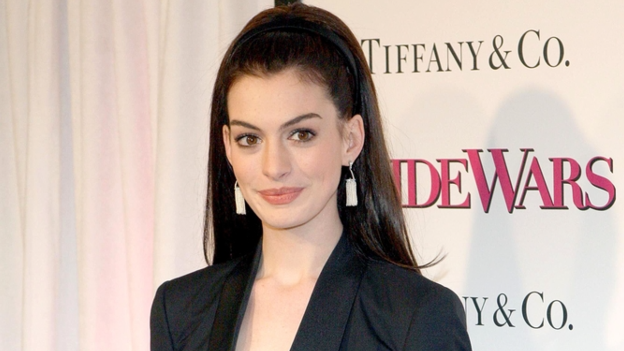 Anne Hathaway's huge 2026 included one box-office flop