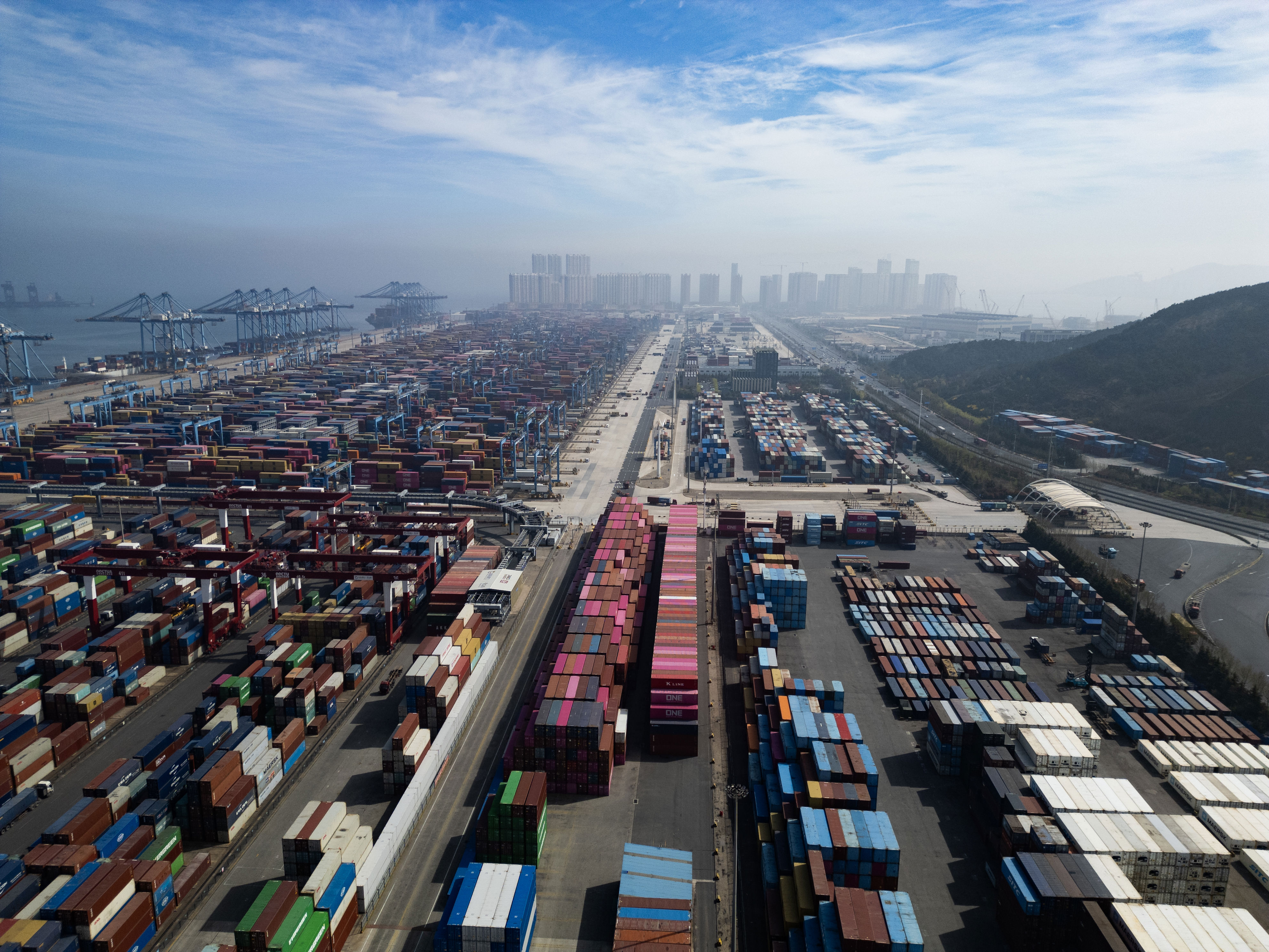 Trust issues are holding back AI adoption among supply chain leaders