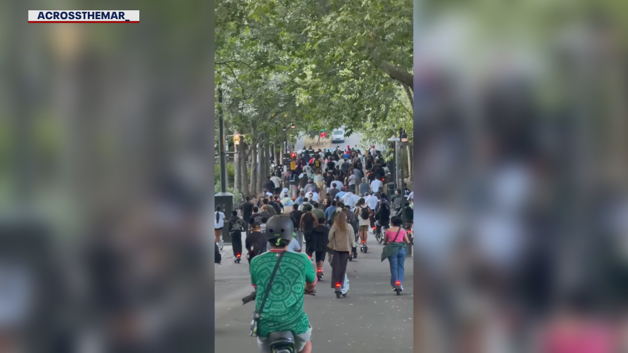 Lime scooter takeover event floods Seattle with riders