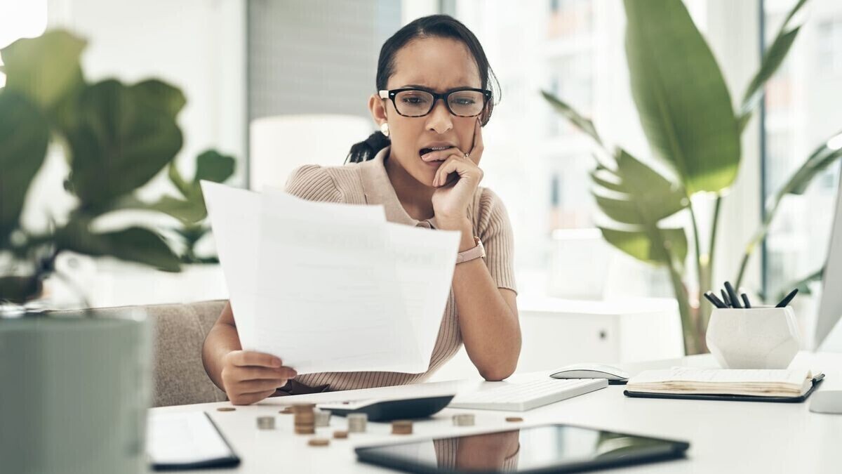 15 'financially stable' people share their best money tips