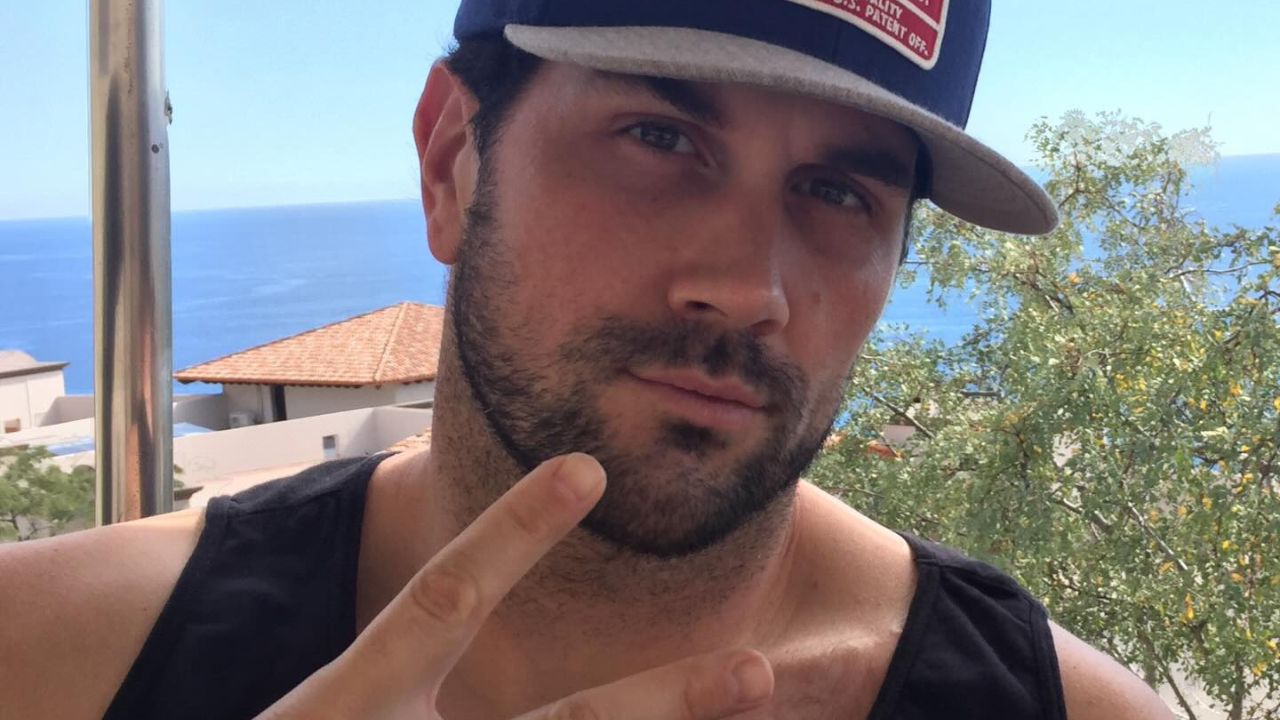 Matt Leinart says a lip blister derailed his brief romance with Rihanna