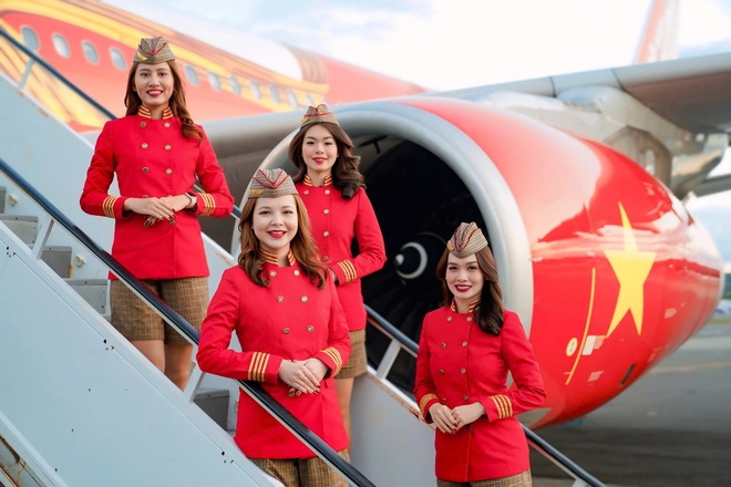 Sắc đỏ Vietjet - Đồng phục tiếp viên đẹp nhất thế giới