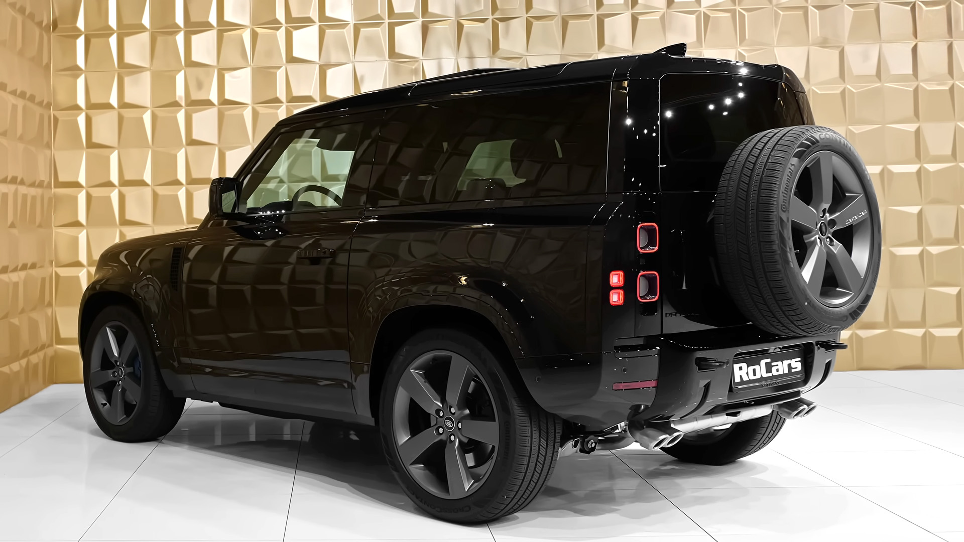 Hoe goed klinkt de Land Rover Defender 90 V8?