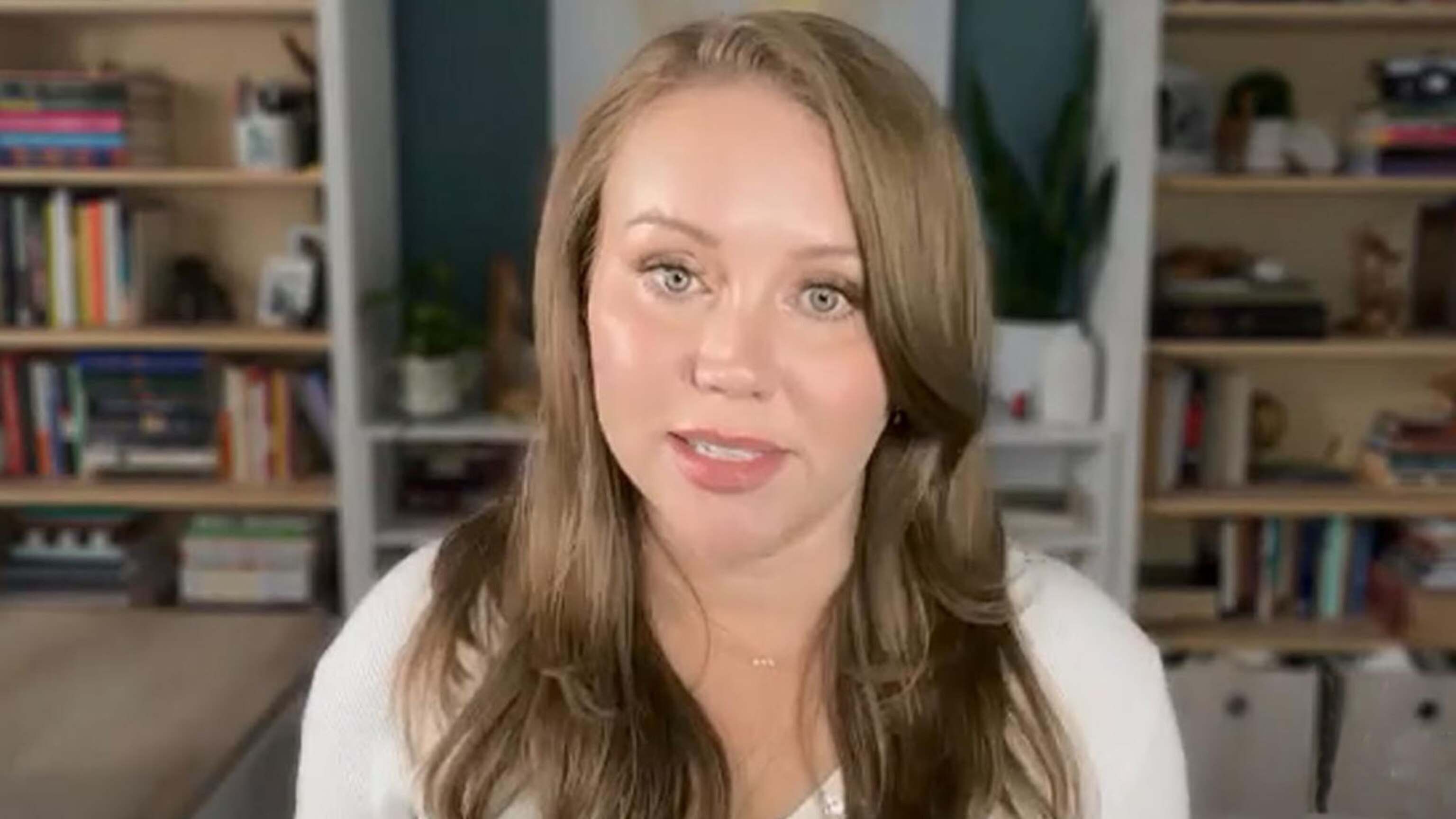 Host Kara Robinson Chamberlain re-opens unsolved cases in new Hulu series