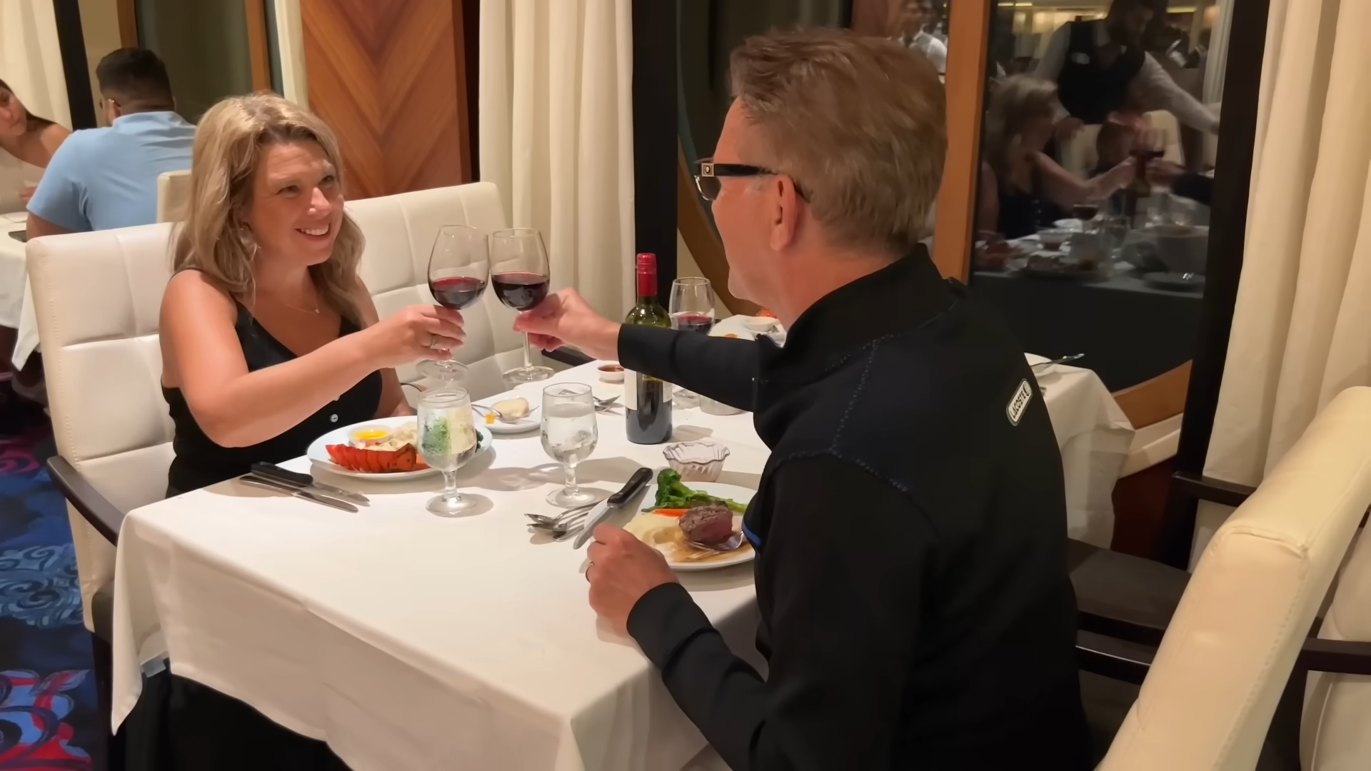 Cruise lines quietly changed main dining rules - many passengers haven ...