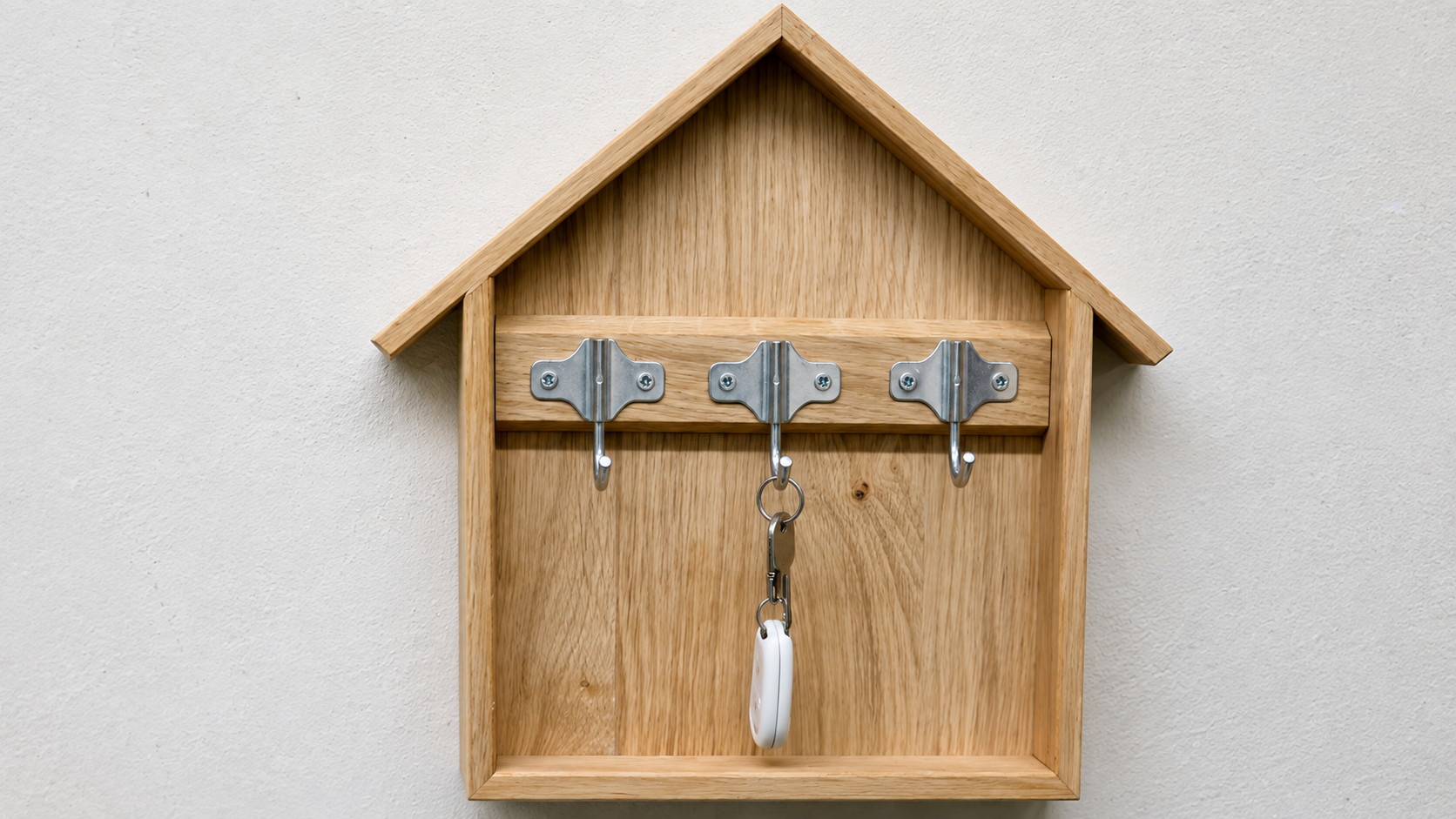Can’t sit still on vacation? Build this easy wooden key holder instead