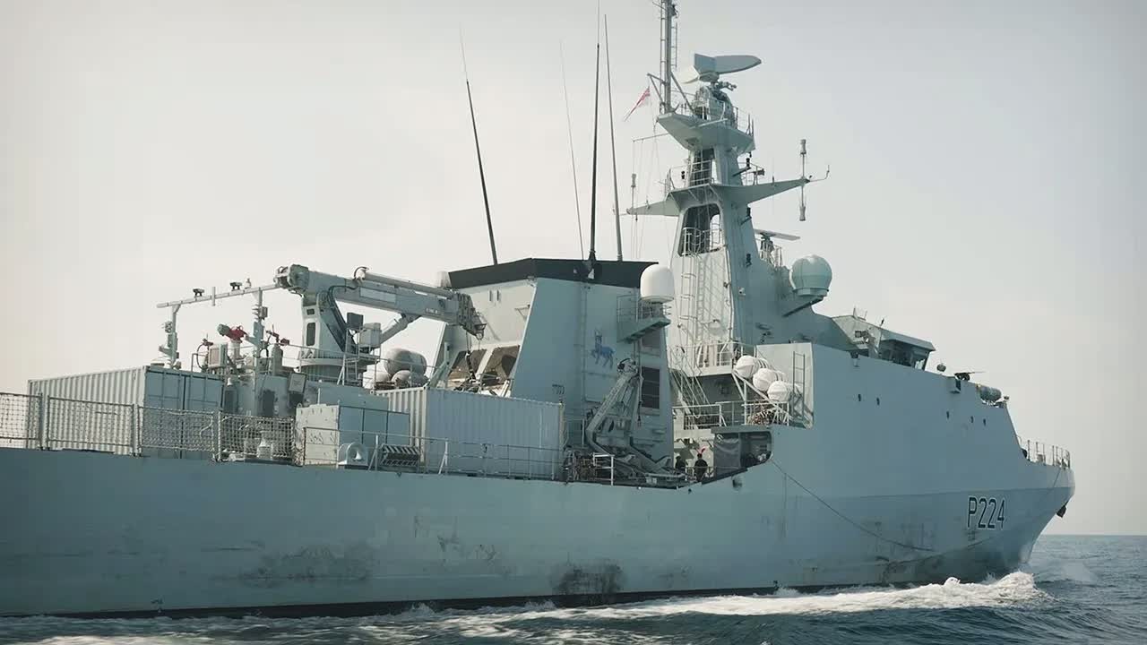 HMS Trent launches PUMA drone before vessel boarding