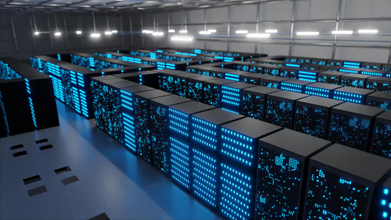 1 hyperscaler stock to buy, 1 to hold, and 1 to avoid