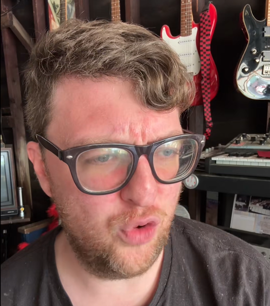 Watch how this man perfectly controls his voice