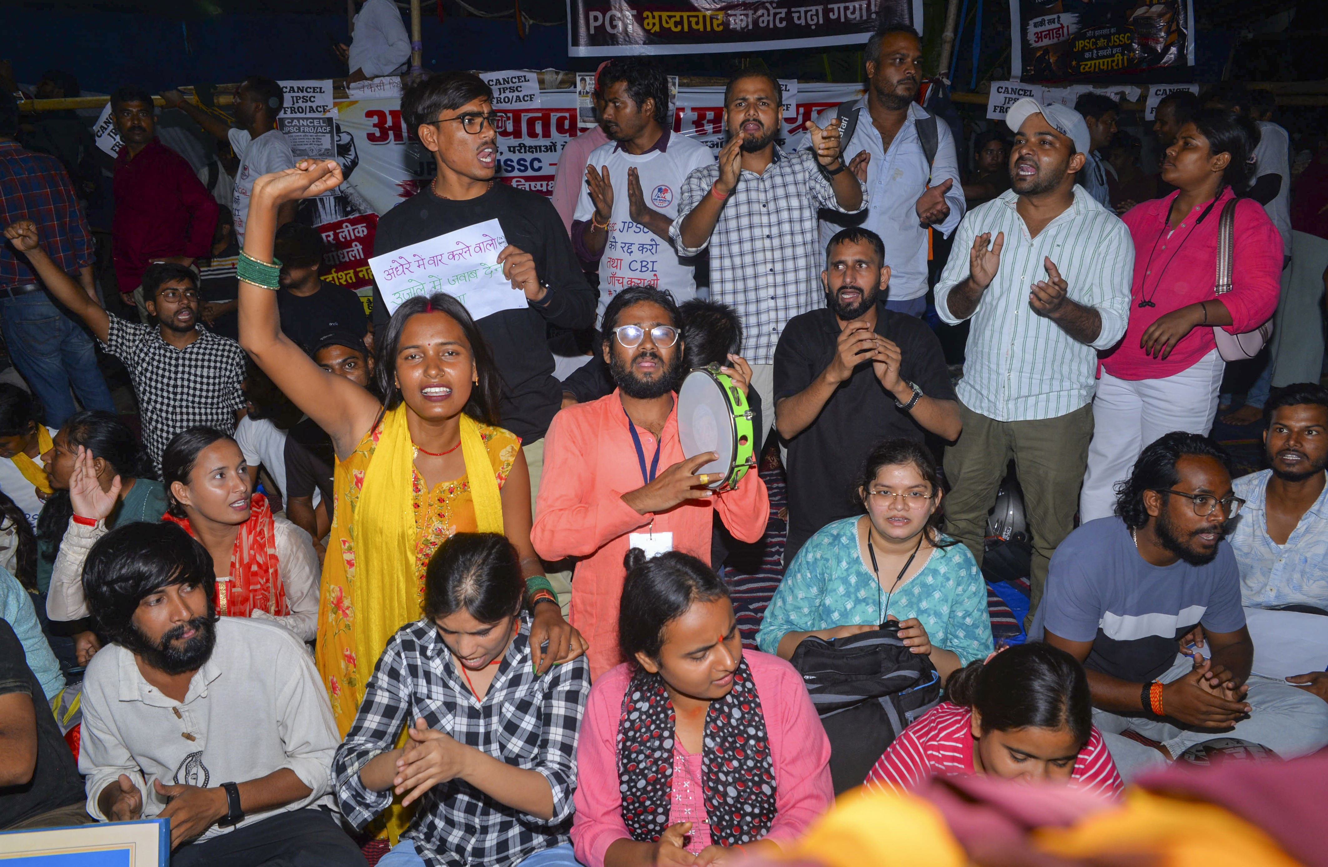 J'khand: Raghubar Das threatens hunger strike if CBI probe into exam ...