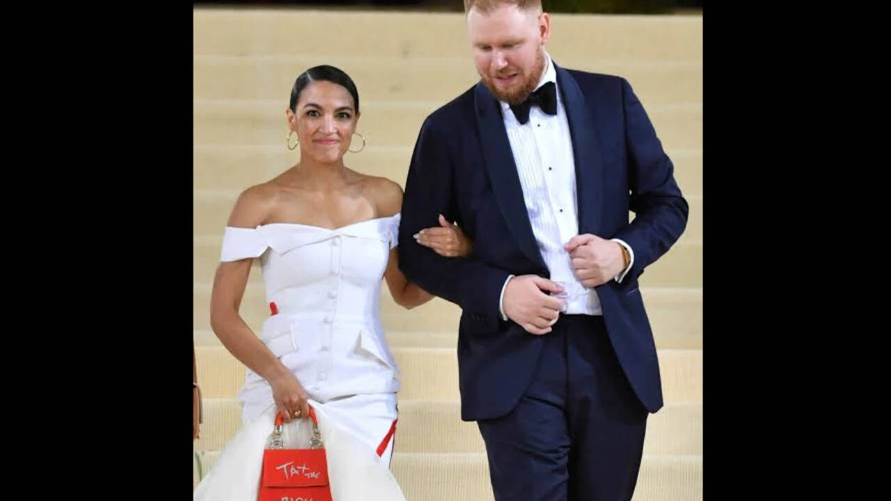 when-did-aoc-break-up-with-long-term-partner-riley-roberts-ocasio