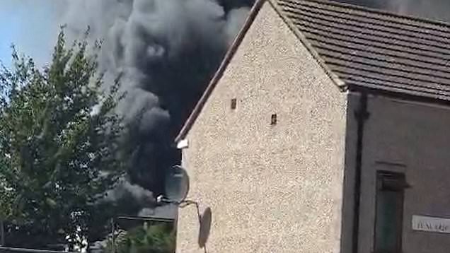 huge-barking-ripple-road-fire-seen-from-neighbouring-residential-road