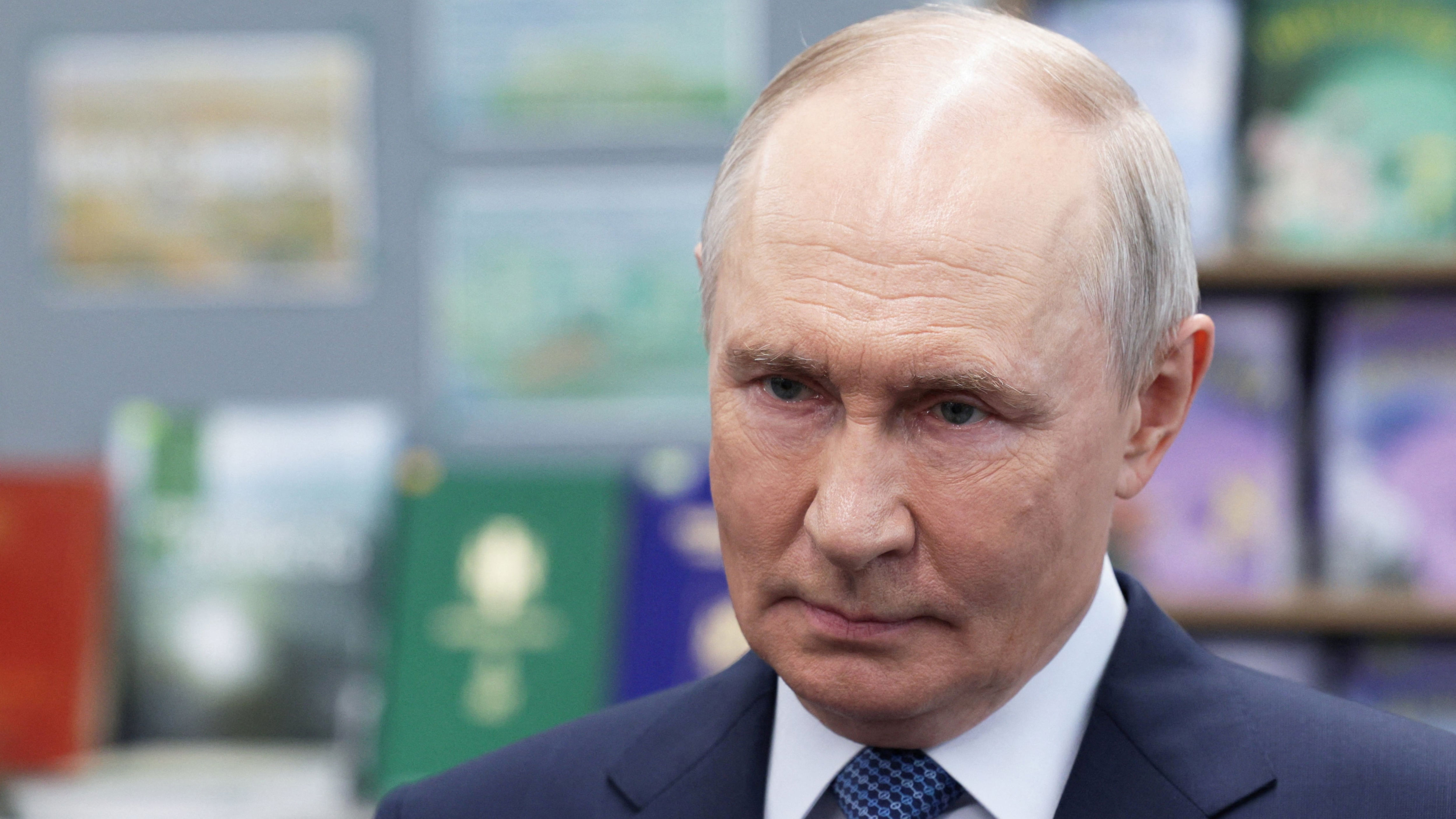 Panicked Putin takes desperate step to fix his popularity crisis