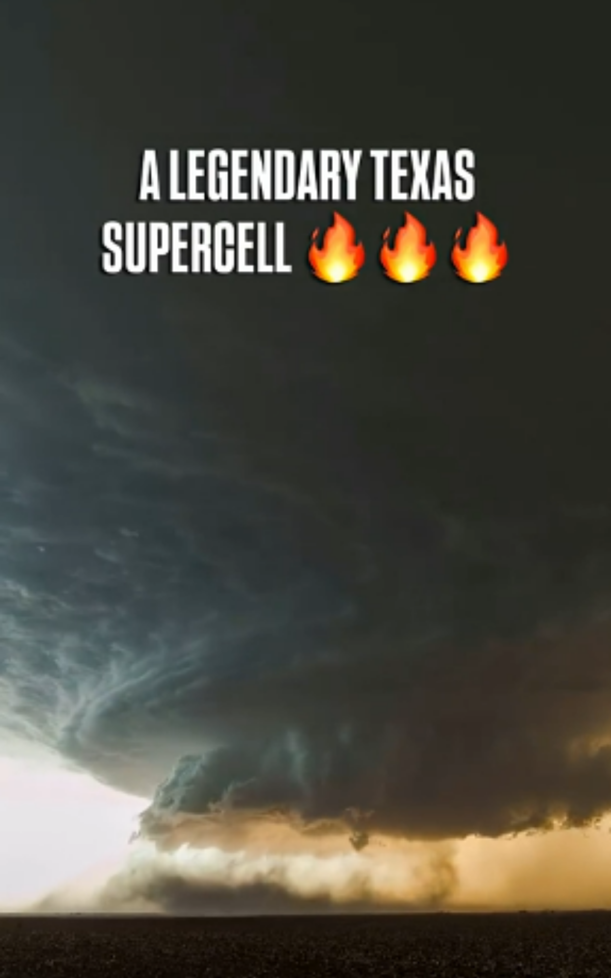 Supercell and tornado formation in Booker, Texas