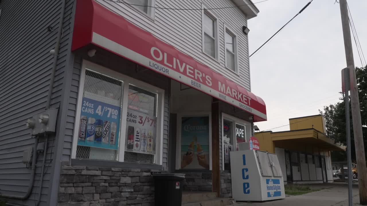 Boston Square neighbors oppose liquor store expansion plan