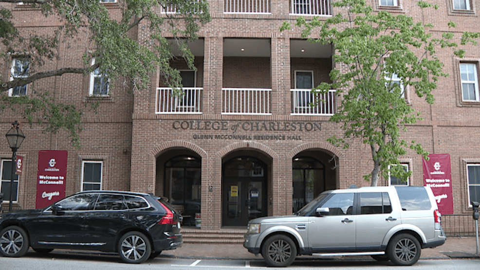 'Move-in Week' begins at College of Charleston with organized chaos