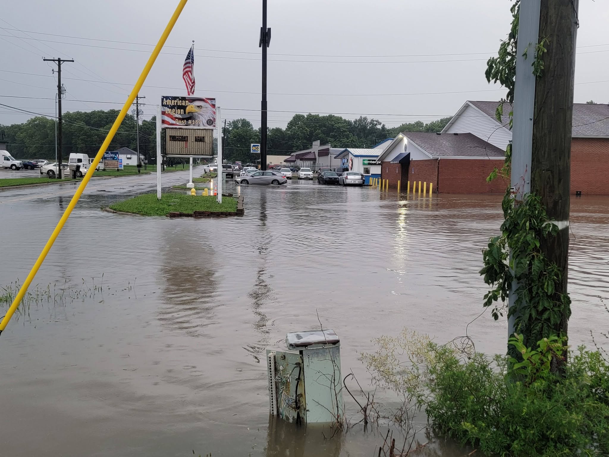 New Castle mayor urges residents to stay inside as flooding hits region Devastating flooding across Indiana