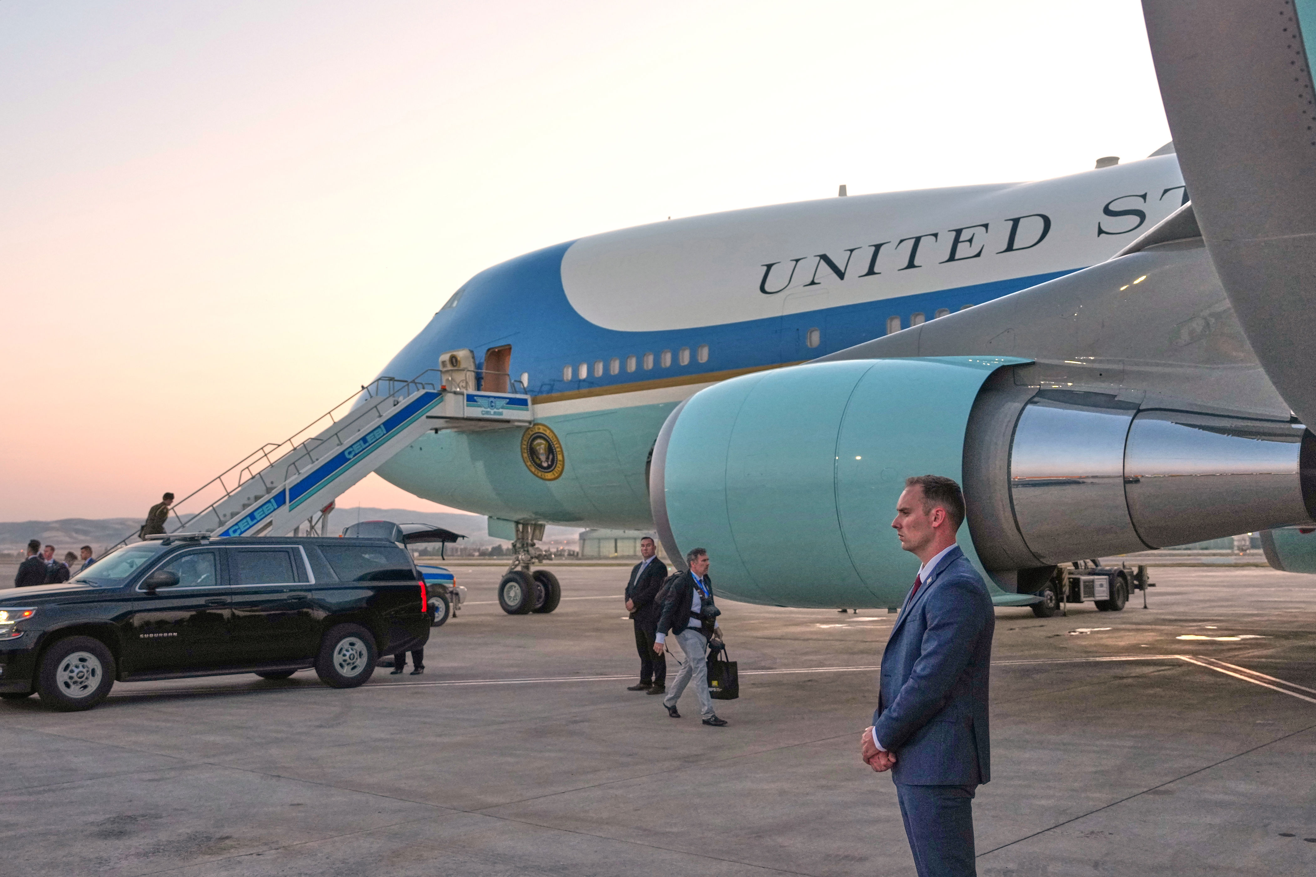 CIA had 'low confidence' in Iranian threat before Trump switched planes in Turkey