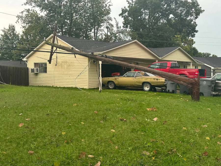 Storms cause damage, power outages in the St. Louis area