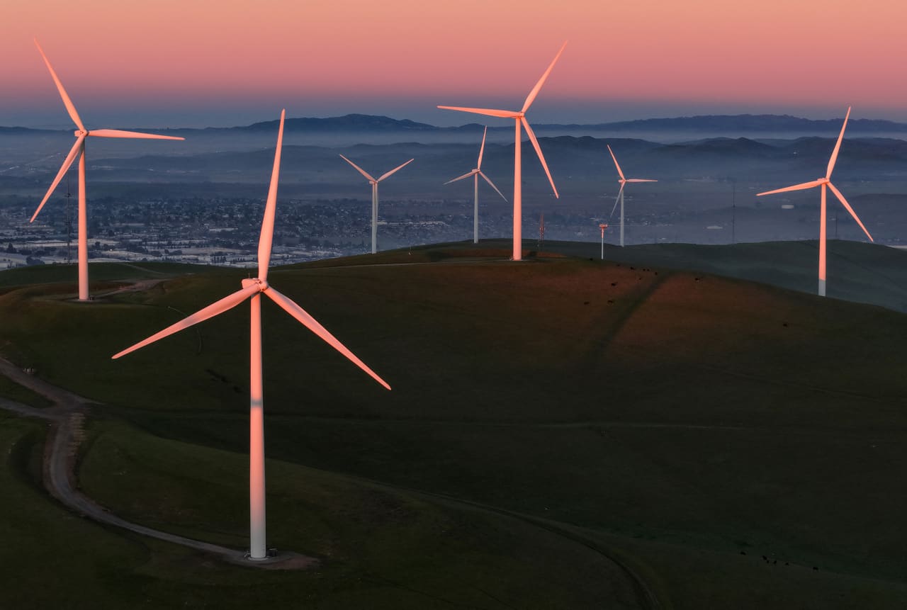 These ESG funds are seeing inflows—and delivering eye-popping returns