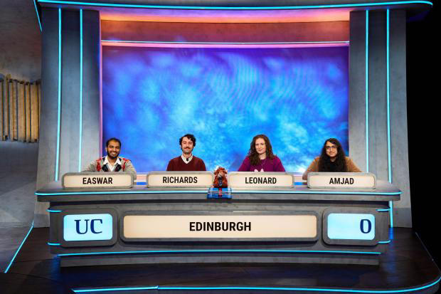 bath-students-face-rival-university-on-university-challenge