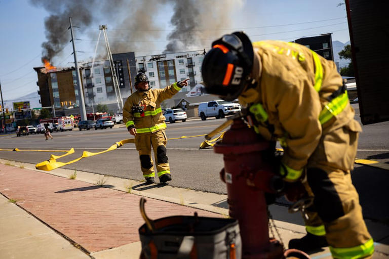 Hundreds evacuated in Midvale apartment fire