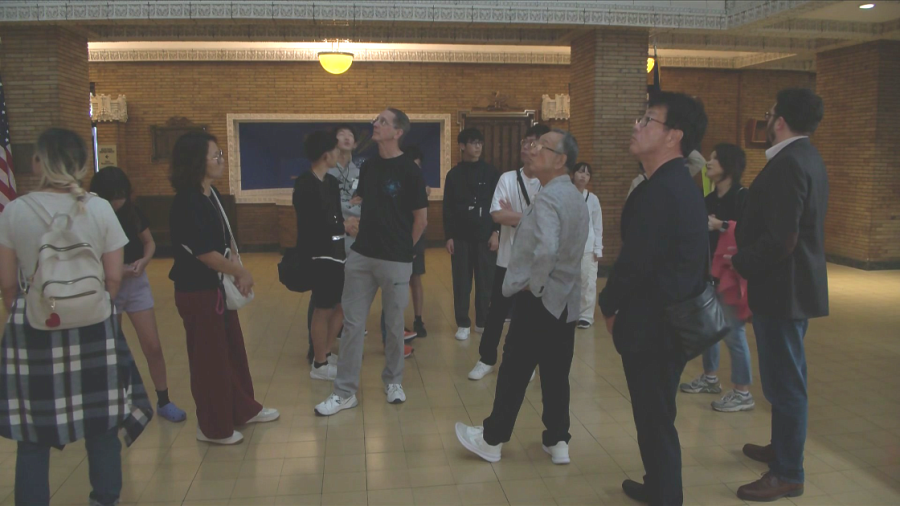 Yamanashi City delegates tour Sioux City landmarks