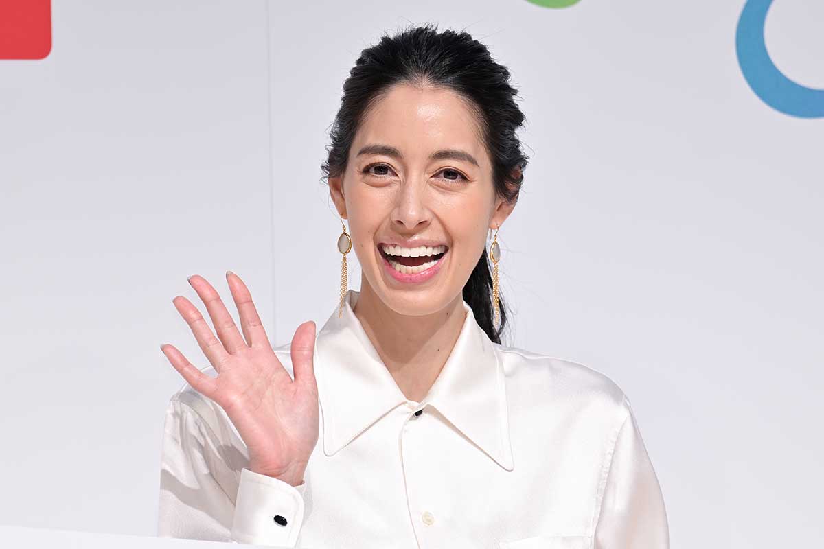 森泉、自宅プールをアップグレードで「流石のセンス」の声 長女との2ショットも「スタイル良すぎ」