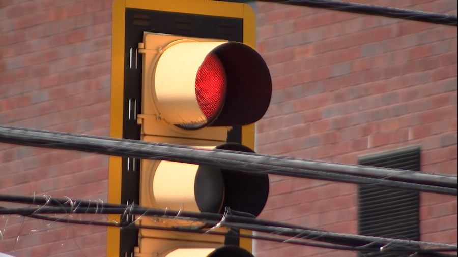 Metro Council considers banning right turns on red lights