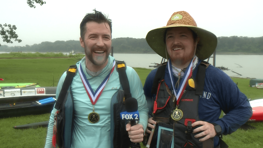 Hundreds finish Missouri River kayak race in St. Charles