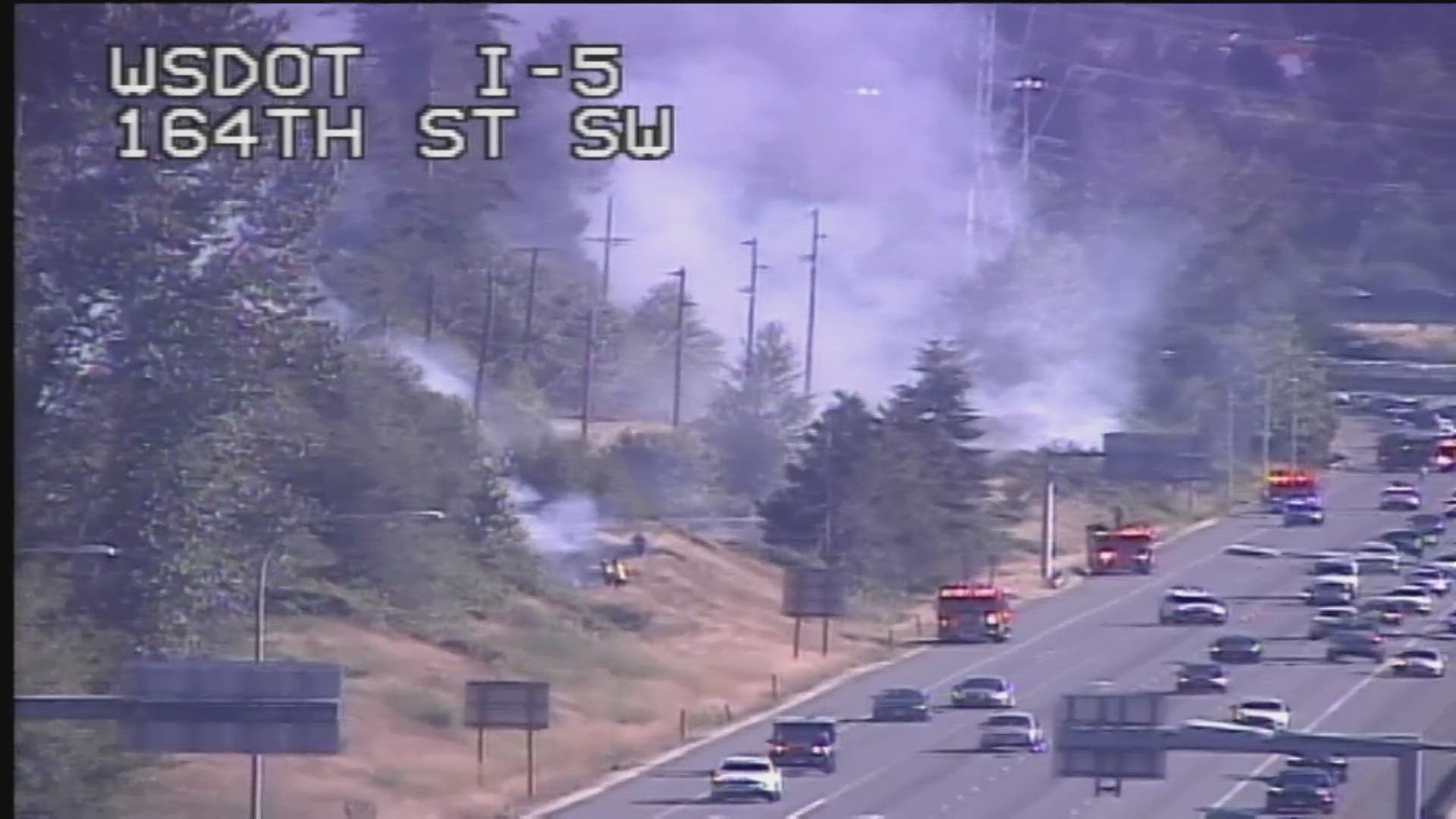 Brush fire causes heavy smoke along I-5 in Lynnwood