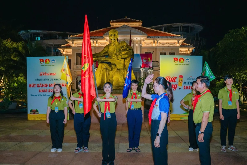 Thiếu nhi TPHCM lên đường về miền Tây học văn hóa truyền thống