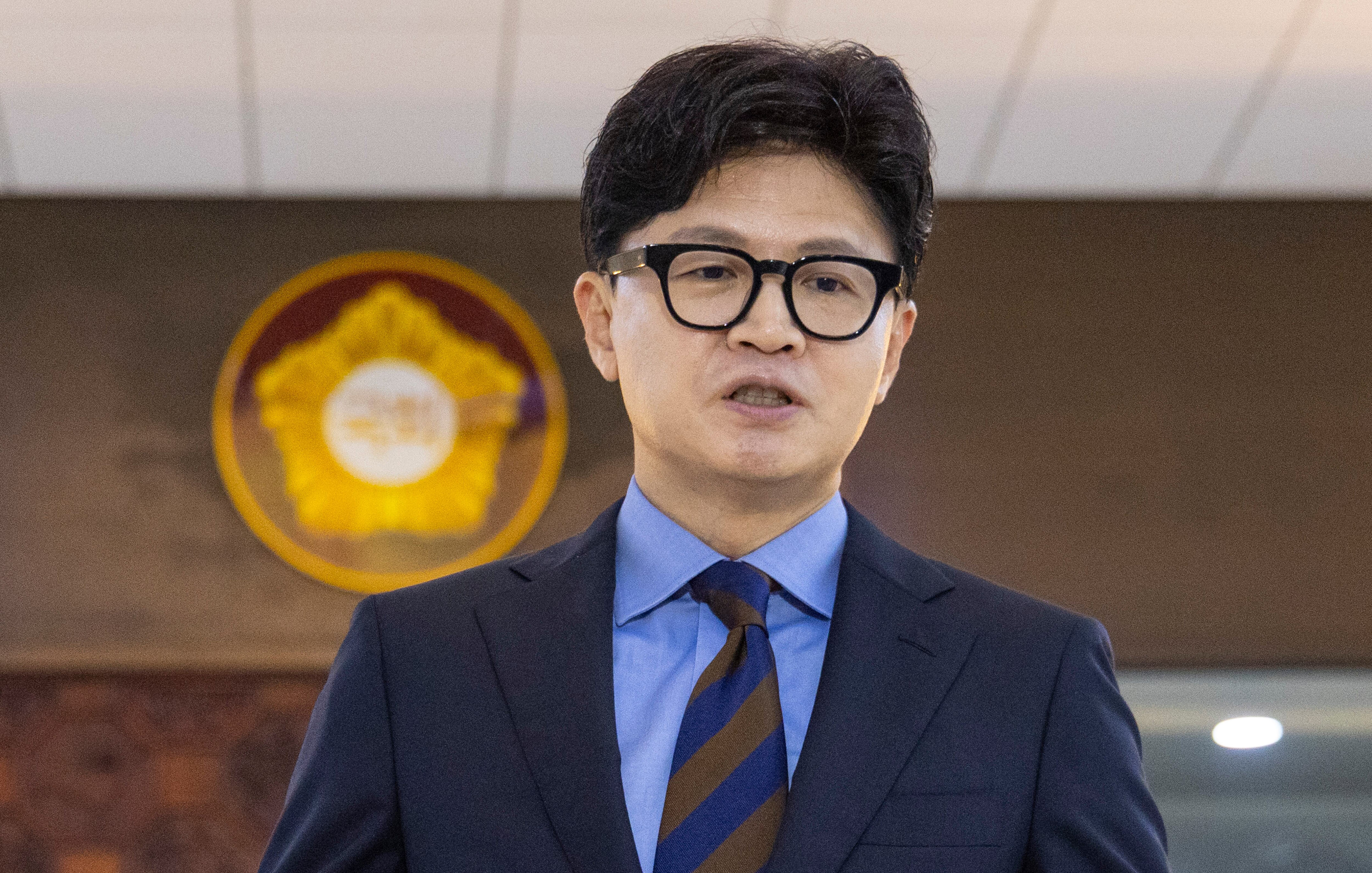 Han Dong-hoon labels Democratic Party's bill 'zombie politics'