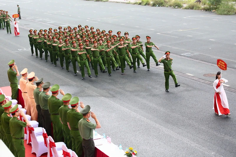 Hơn 3.000 cán bộ, chiến sĩ Công an Hà Nội tham gia tập huấn điều lệnh, quân sự, võ thuật