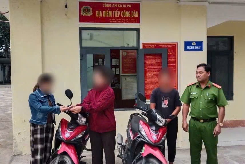 Công an làm rõ vụ hai người phụ nữ dắt nhầm xe máy