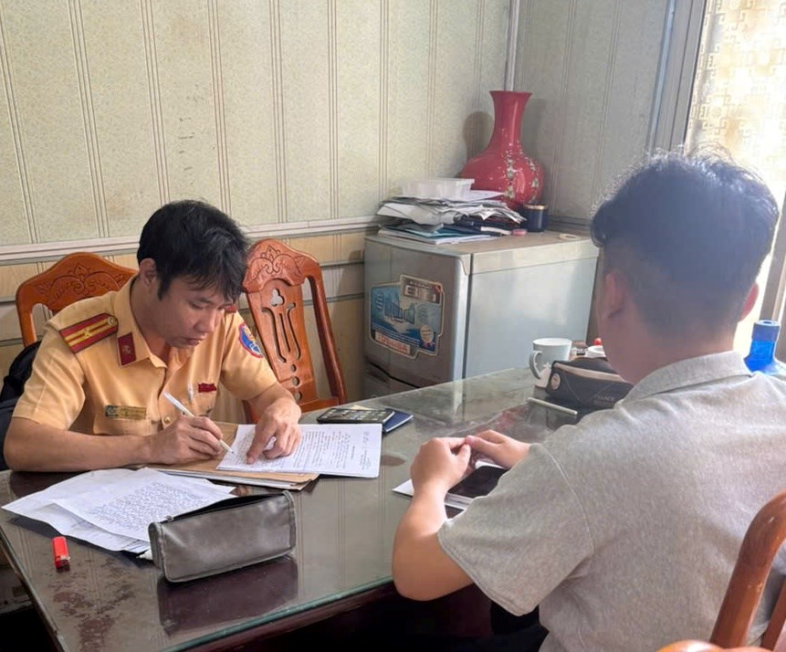 Tài xế tông xe máy rồi bỏ chạy ở Hải Phòng đối diện mức phạt tới 40 triệu đồng