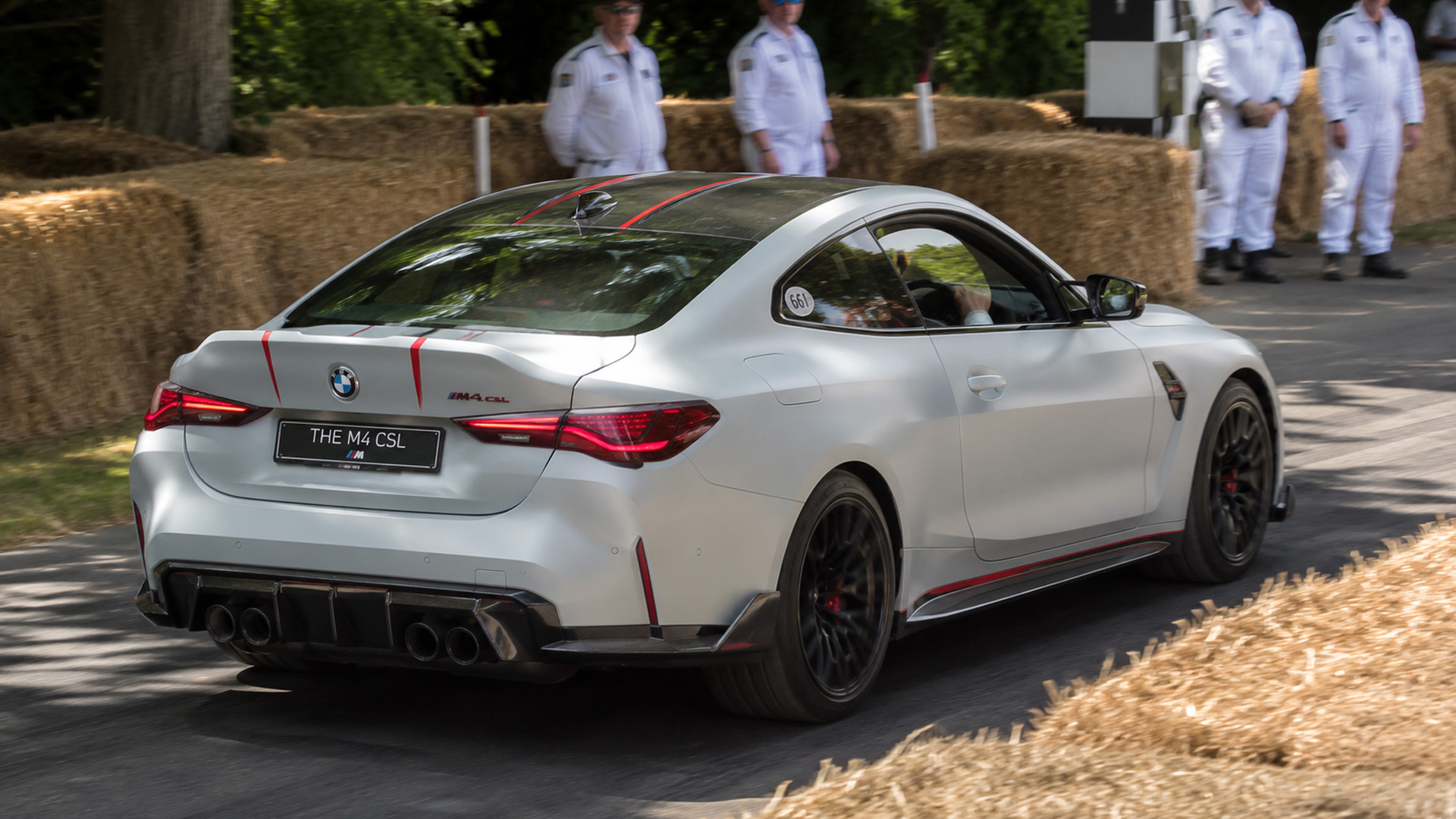 BMW M4 CSL attacks the Goodwood Hill Climb