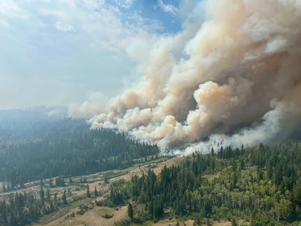Pear Lake wildfire sparks new evacuations, severe thunderstorm alerts ...