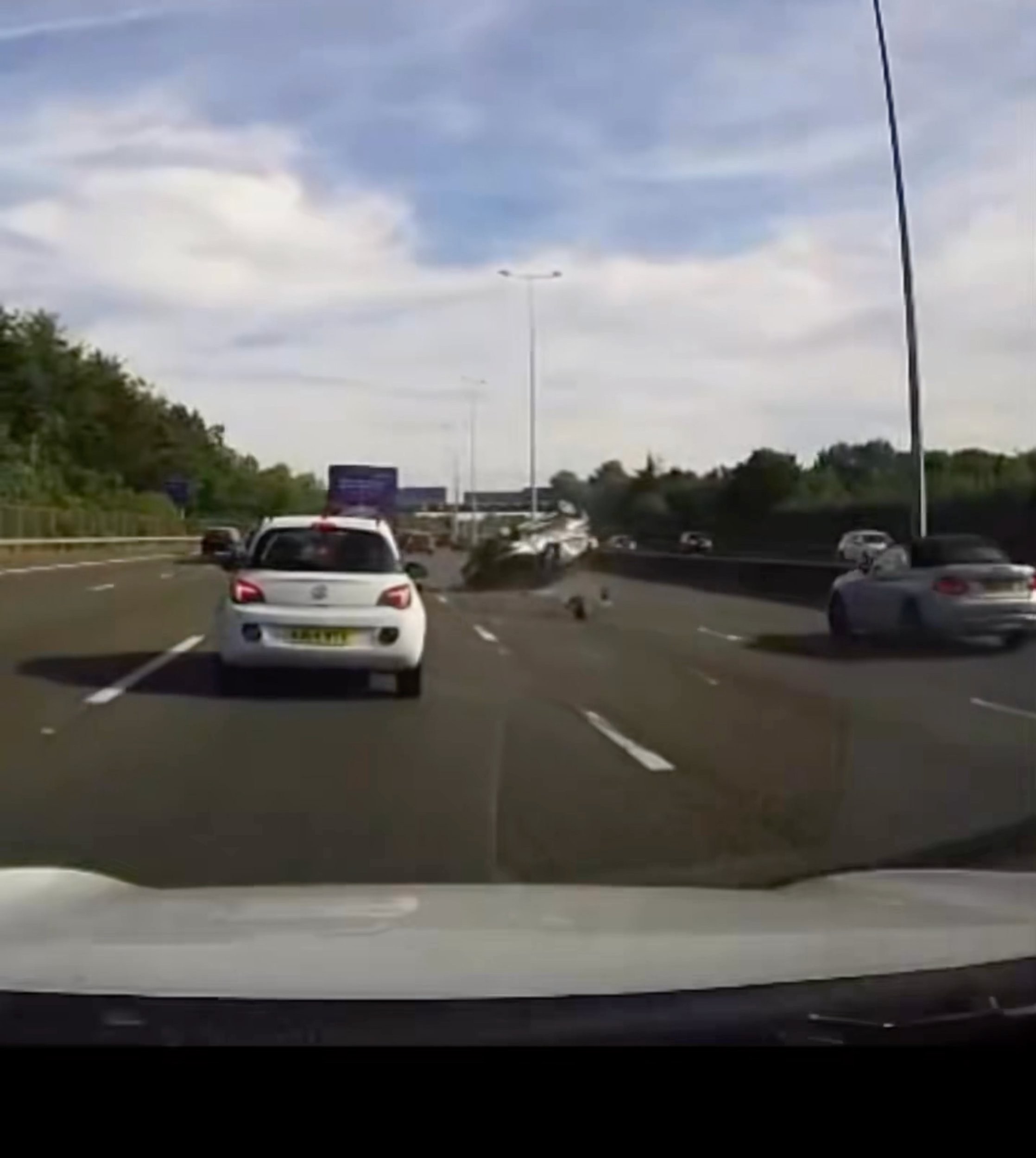 Car flips and rolls over in middle of the M25