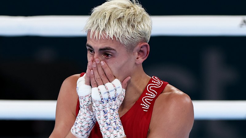 Tears flow as Aussie underdog wins gold in men's 55kg boxing