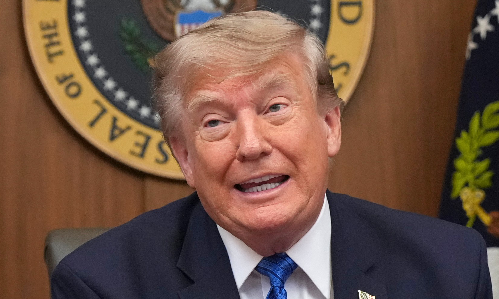 Ông Trump hủy kế hoạch tấn công lớn chưa từng thấy vào Iran