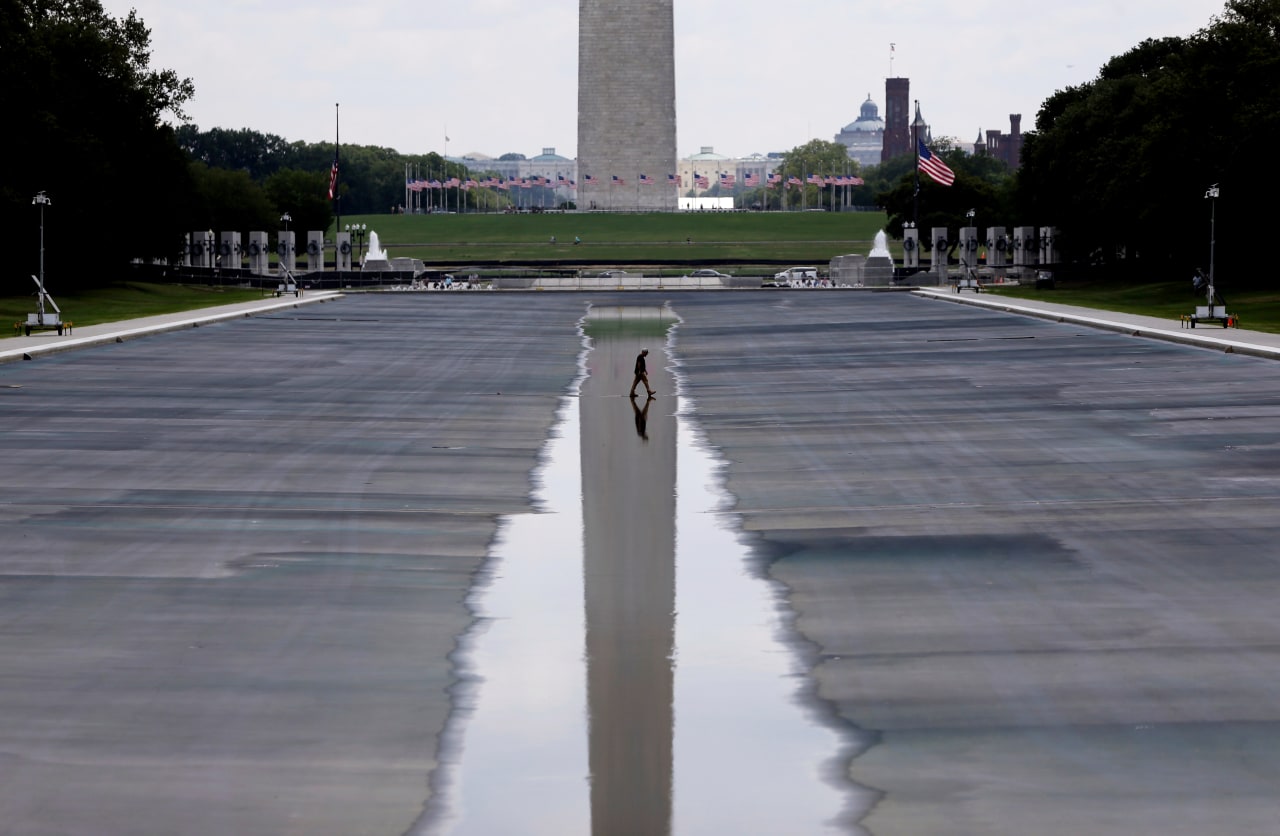 Trump team feuds over whether Reflecting Pool was hit by vandals or botched work