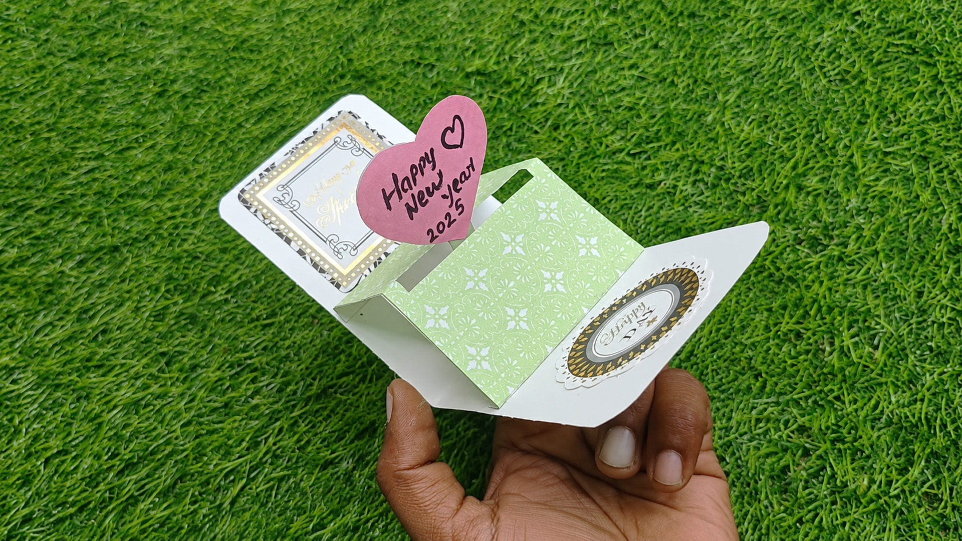 How to craft a simple paper pop up card