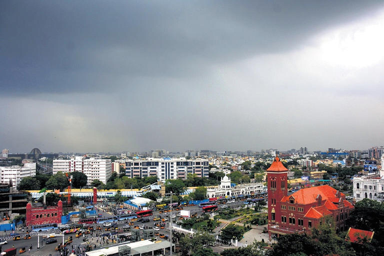 Moderate rain, thunderstorm likely in Chennai
